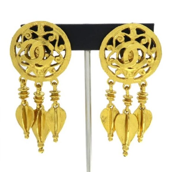 CHANEL CC Logos Round fringe Clip-On Earrings Gold Tone 95A Auth - Picture 1 of 11